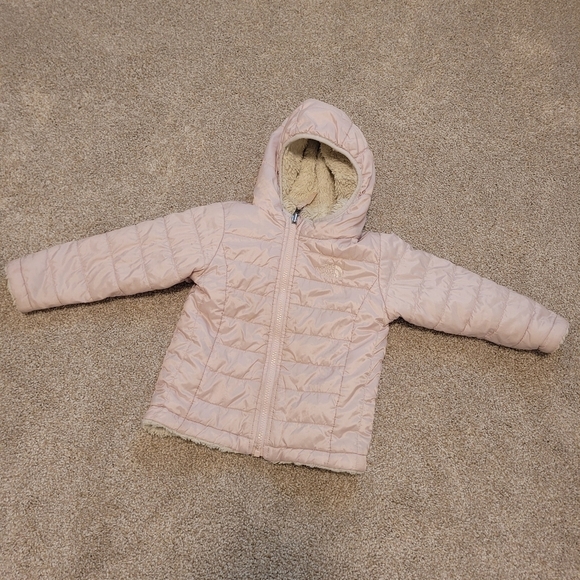 The North Face Kids Reversible Pink Fuzzy Zip Up Hooded Jacket Size 2 - Picture 7 of 7